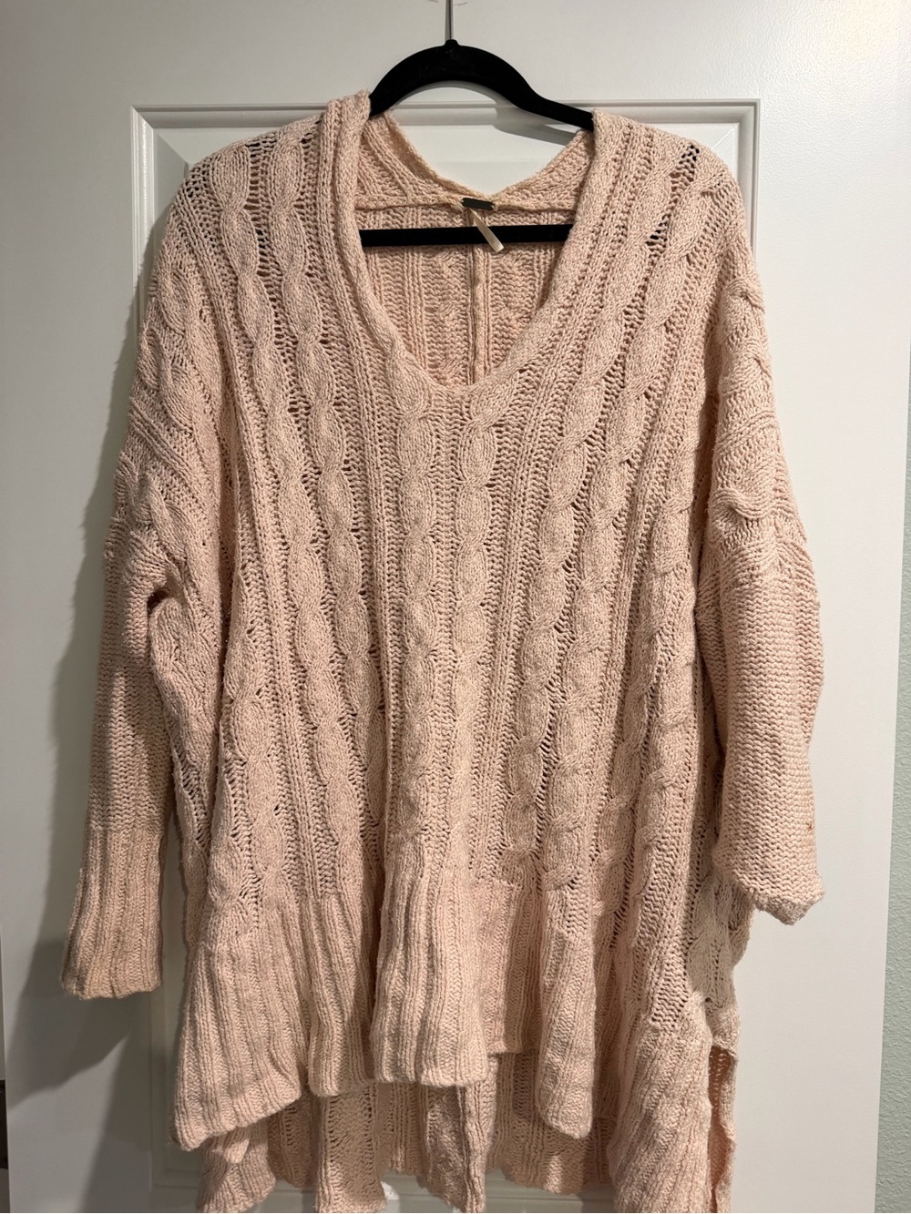 Free People V-Neck Cable Knit Sweater in Blush, Medium